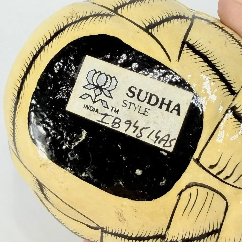 Vtg Sudha Cat Trinket Box Paper Mache Lacquer Black White Tiger Enamel Folk Art